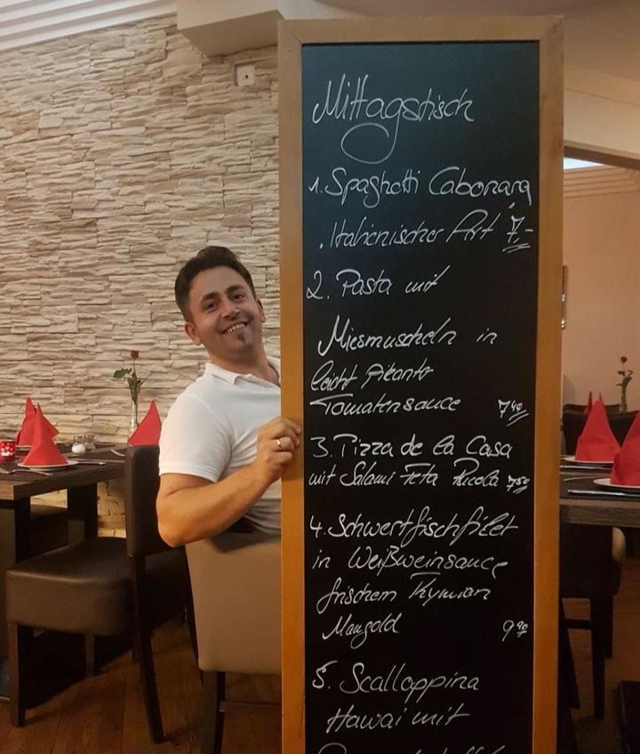 Unser freundliches Team mit täglich frischen Spezialitäten